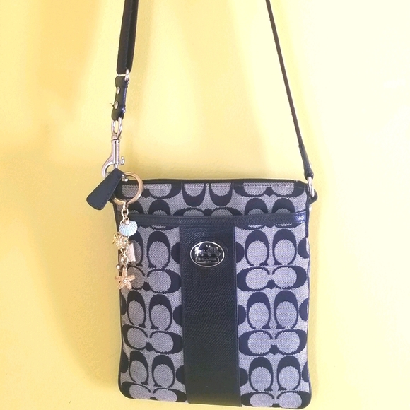 Coach Purse - Picture 1 of 4